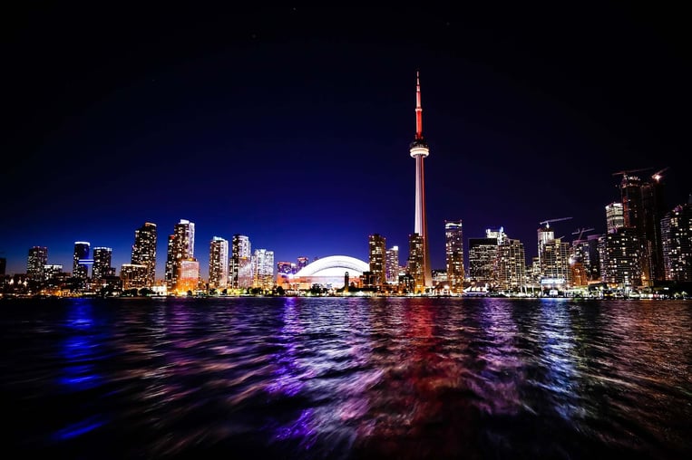 toronto-1298016_1920